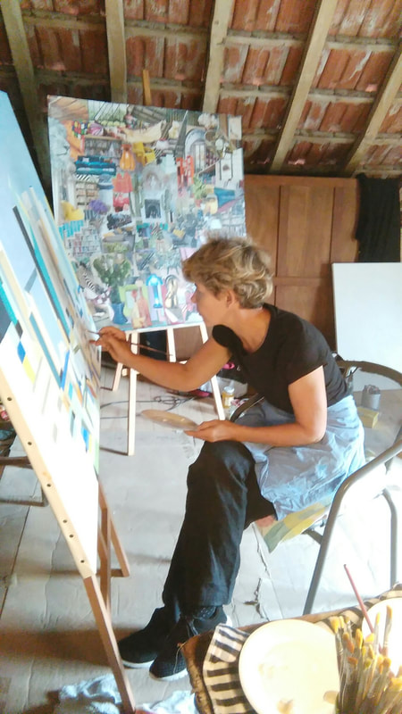 Catherine Sénéchal dans son atelier